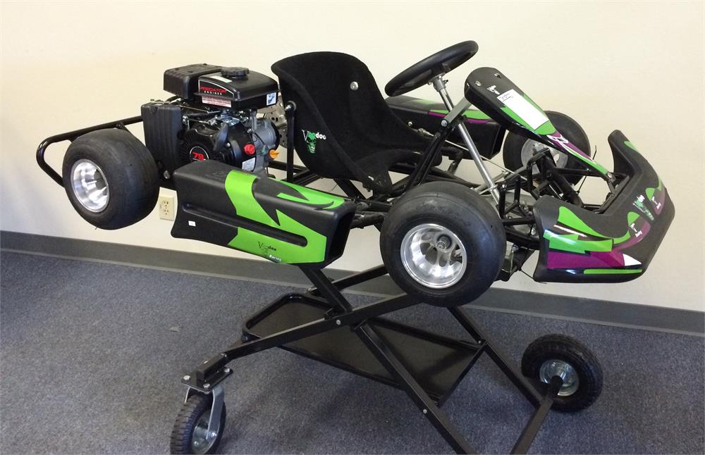 
            
                Load image into Gallery viewer, Voodoo VK1 Kid Race Go Kart, Gas Engine, 3hp, Ages 5-8
            
        